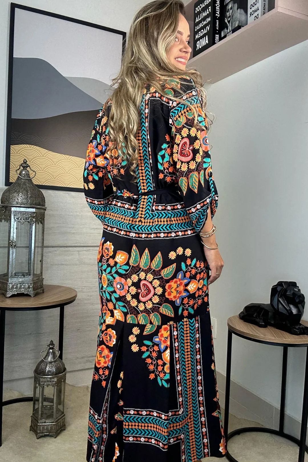 Vestido Chemisier Longo Fenda Fechada Viscose Lenços fundo Preto